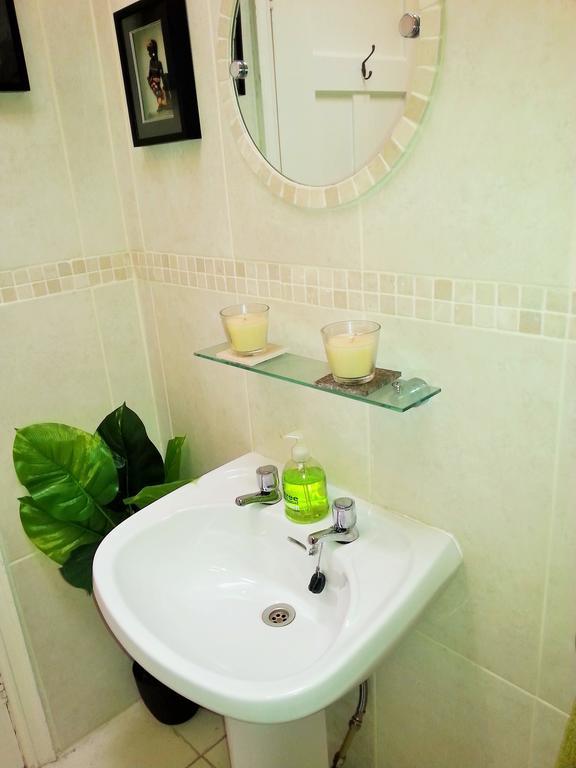 The Dell Dublin Bed & Breakfast ดุนเลรี ภายนอก รูปภาพ
