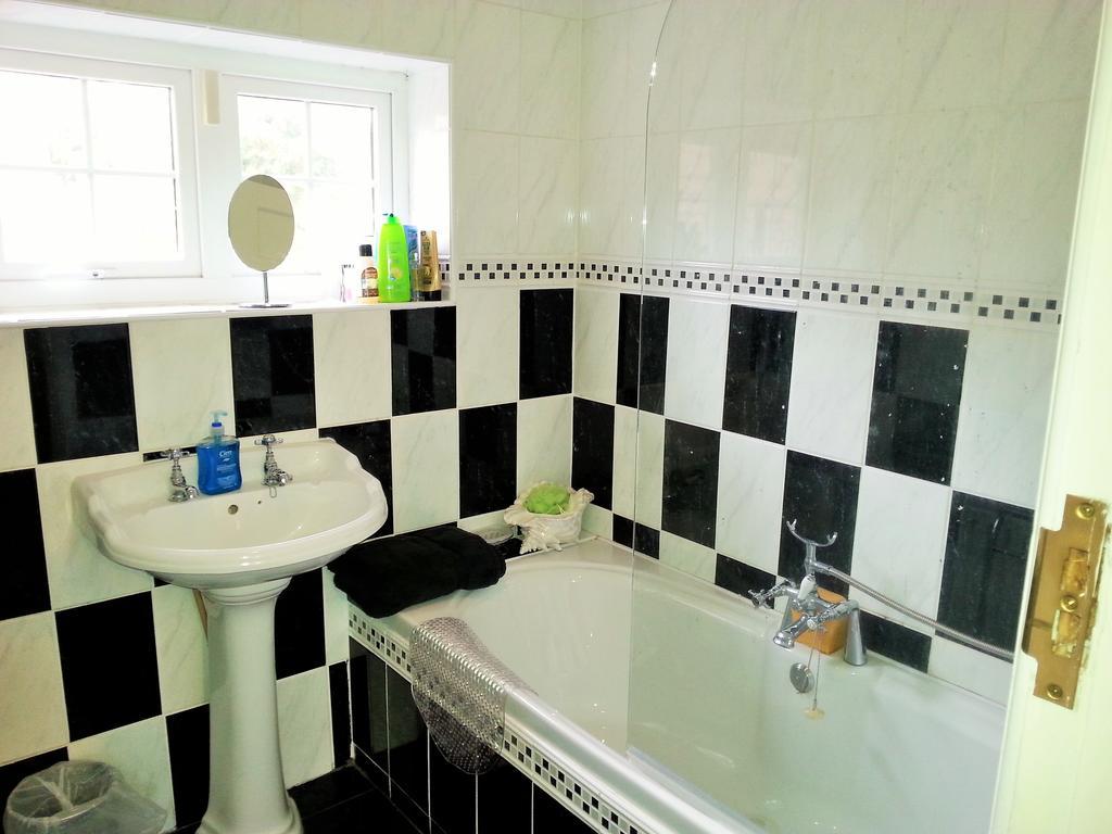 The Dell Dublin Bed & Breakfast ดุนเลรี ห้อง รูปภาพ