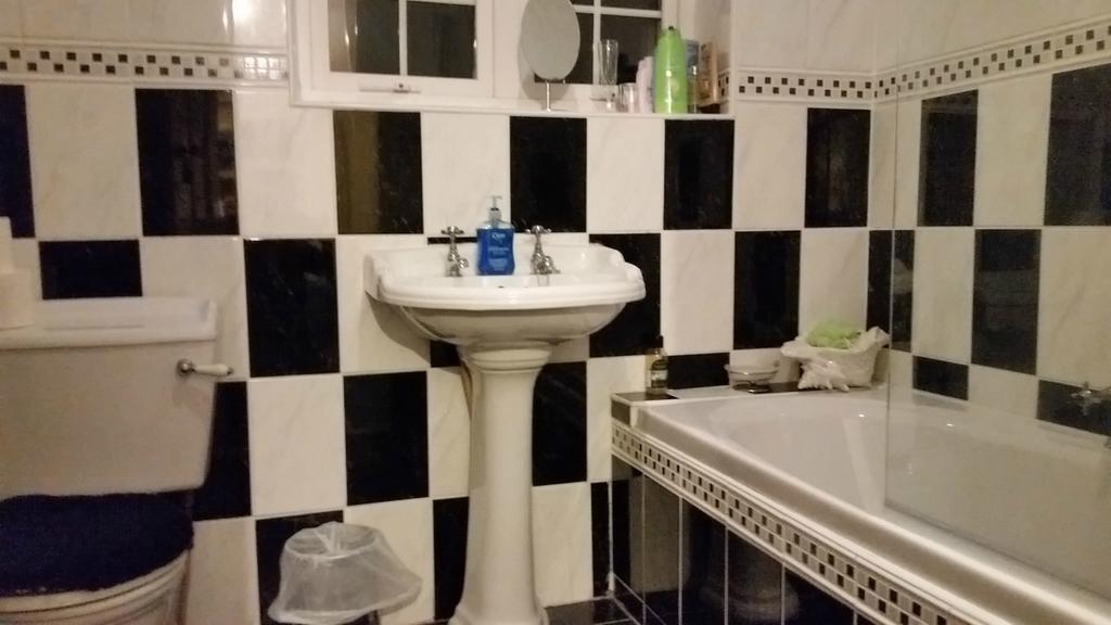 The Dell Dublin Bed & Breakfast ดุนเลรี ภายนอก รูปภาพ