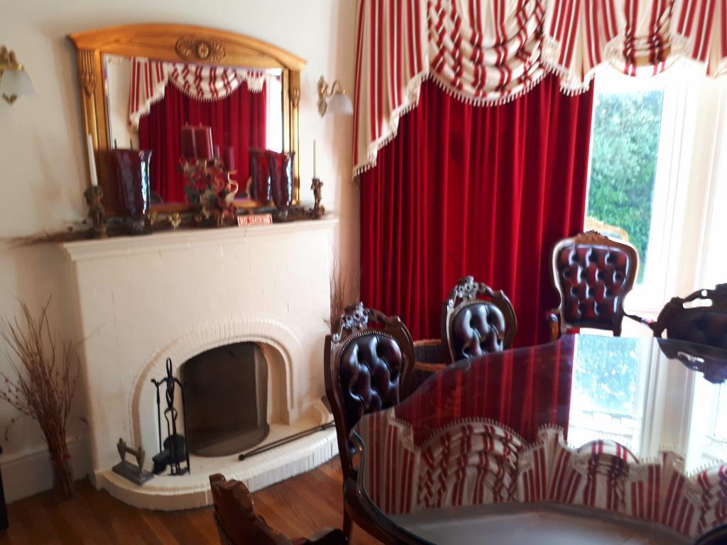 The Dell Dublin Bed & Breakfast ดุนเลรี ภายนอก รูปภาพ