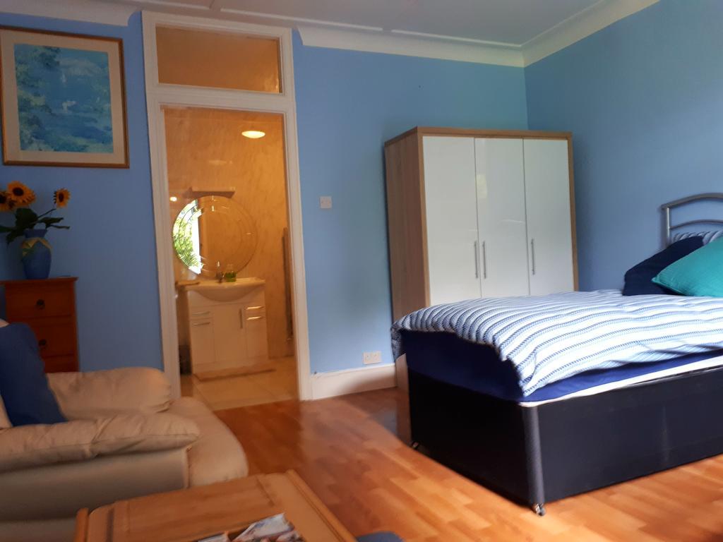 The Dell Dublin Bed & Breakfast ดุนเลรี ภายนอก รูปภาพ