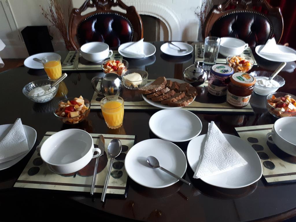 The Dell Dublin Bed & Breakfast ดุนเลรี ภายนอก รูปภาพ