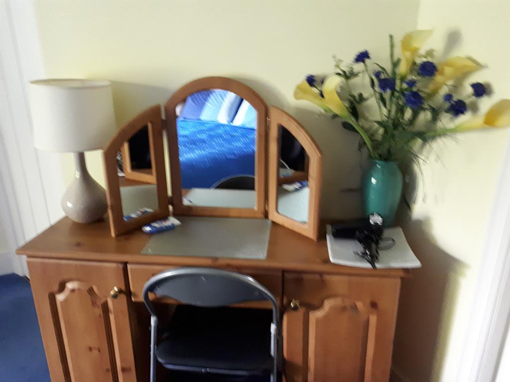 The Dell Dublin Bed & Breakfast ดุนเลรี ภายนอก รูปภาพ