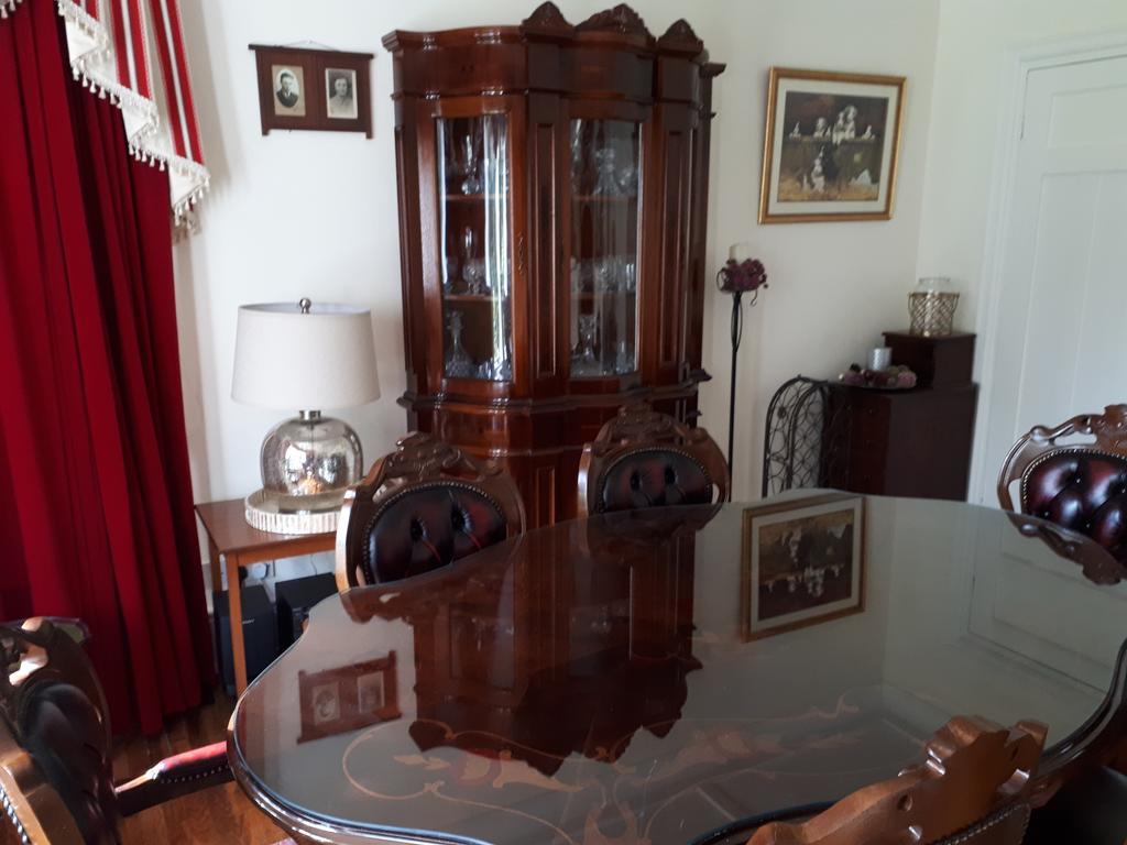 The Dell Dublin Bed & Breakfast ดุนเลรี ภายนอก รูปภาพ