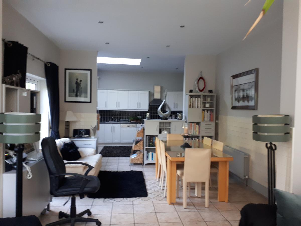 The Dell Dublin Bed & Breakfast ดุนเลรี ภายนอก รูปภาพ